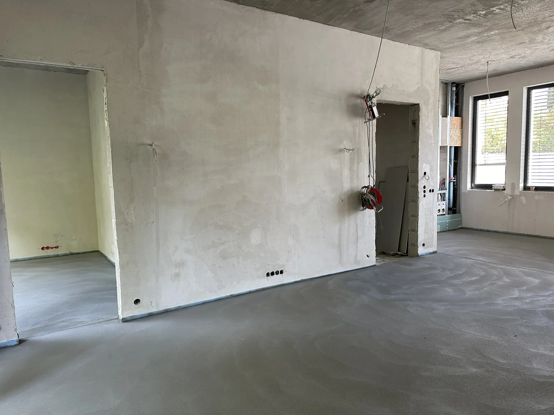 Trockenbau 2 innenraum-ausbauphase-estrich-gespachtelte-waende