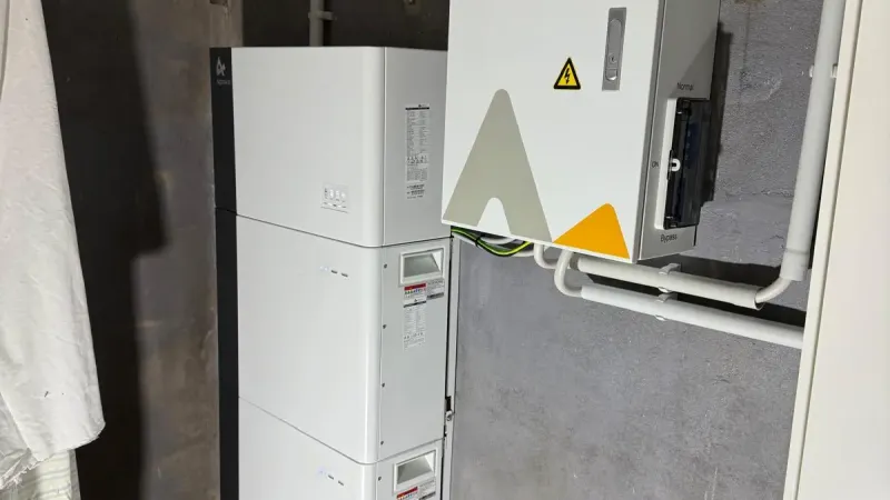 technikschrank-aussenbereich-verkabelung-energieanlage