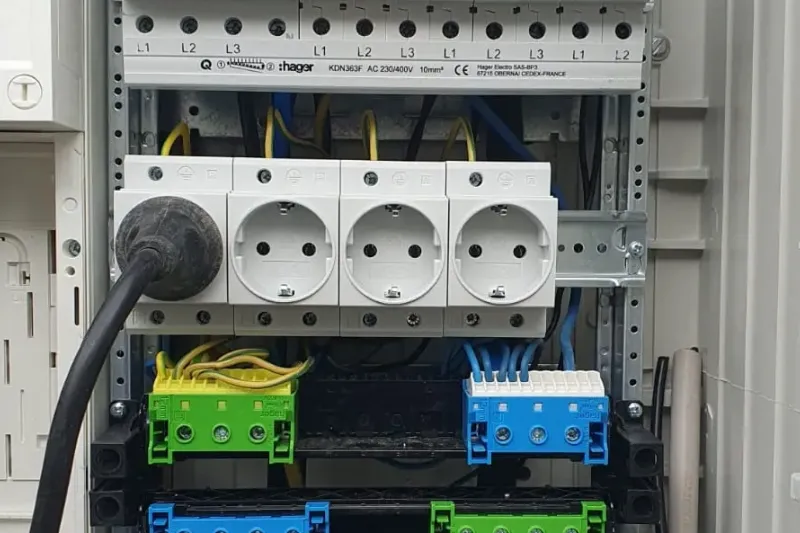elektroinstallation-sicherungsautomaten-reihenklemmen-detail